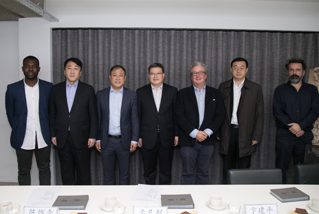 青島市長孟凡利對德才集團(tuán)英國DC-HD設(shè)計院走訪調(diào)研(圖4)