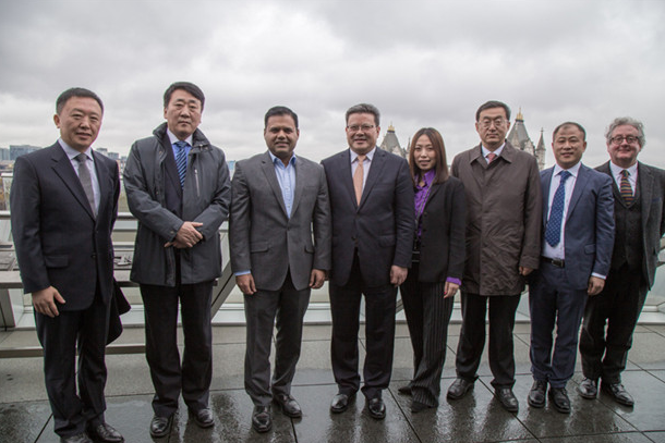 青島市長孟凡利對德才集團(tuán)英國DC-HD設(shè)計院走訪調(diào)研(圖6)