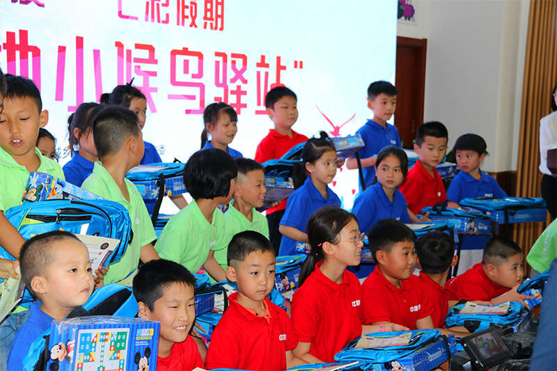 中建聯(lián)合承辦“牽手關(guān)愛，七彩假期”工地小候鳥驛站(圖2)