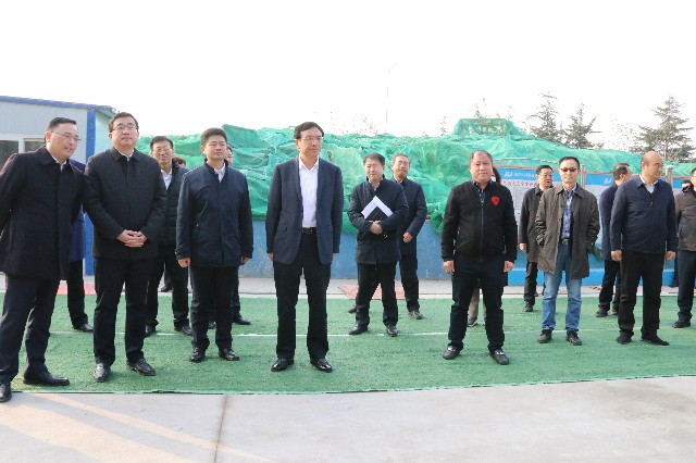 青島市人大常委會主任王魯明一行視察中建聯(lián)合海爾云谷配套學(xué)校（青島二中分校）項(xiàng)目(圖2)