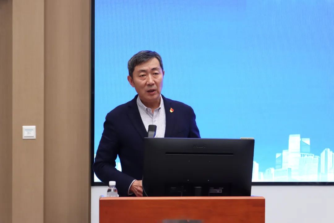 嶗山區(qū)建筑業(yè)協(xié)會(huì)換屆大會(huì)圓滿完成，中建聯(lián)合當(dāng)選為會(huì)長(zhǎng)單位(圖2)