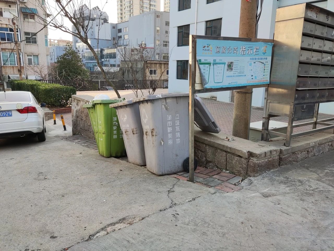 青島市城市更新和城市建設(shè)總指揮部對(duì)中建聯(lián)合市南區(qū)金湖路海洋特色街區(qū)項(xiàng)目開(kāi)展觀摩(圖11)