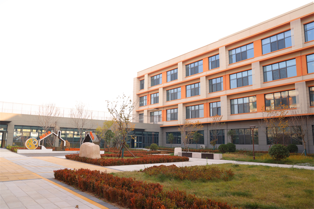 青島五十八中附屬實驗學(xué)?！薪?lián)合以匠心筑校，智啟未來(圖5)